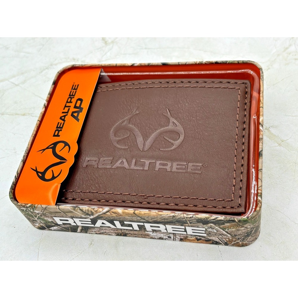 Realtree Leather Camo Wallet Brown 31R220002 Burnished Signature Logo Gift Tin